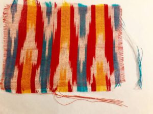 Menagerry klein Omgeving Ikat stoffen - Ochre and Red